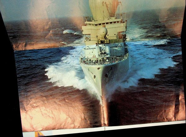 Brochure goedbetaalde banen bij de Koninklijke Marine 1976