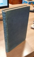 Saunders, Hilary St. George - Valiant Voyaging. A short history of the British India Steam Navigation Company in the second world war 1939-1945