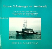 Smidt, R - Tussen Schulpengat en Stortemelk. Een op ware feiten berustend verslag over belevenissen met het bergingsvaartuig DREG III uit Den Helder, 1986-1988